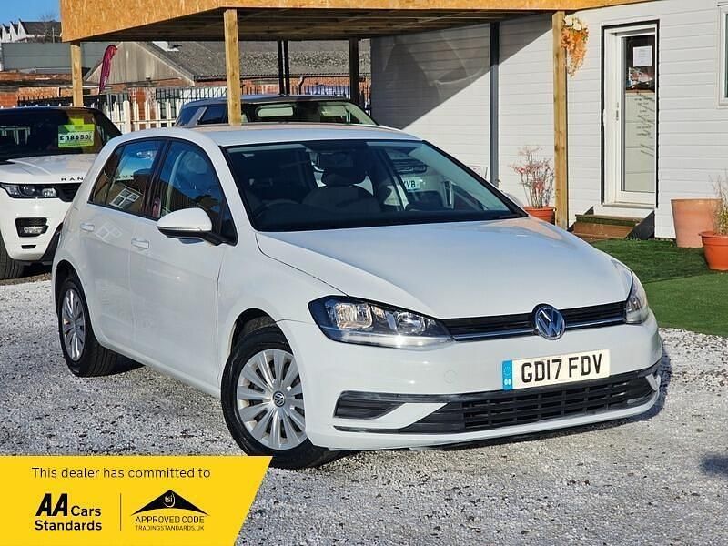 Used VW Golf VII S 85 HP (62 kW) 2017 White Hatchback