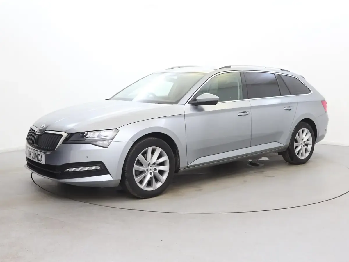 Gebraucht Skoda Superb SE 150 PS (110 kW) 2021 Grau Kombi
