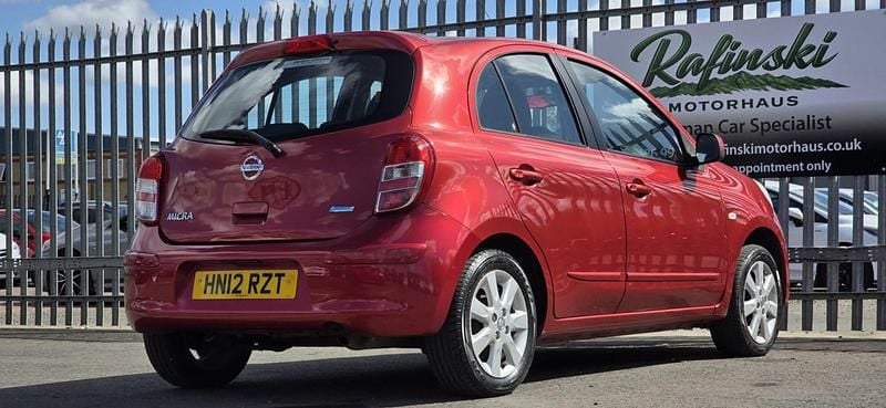 Begagnad Nissan Micra Acenta 2012 Röd Halvkombi