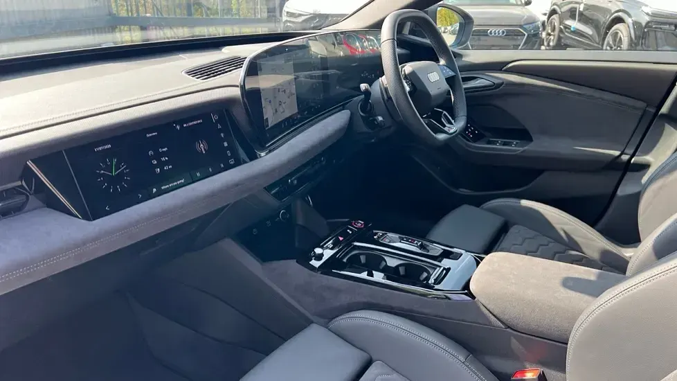 New Audi A6 e-tron Comfort 210 kW (286 HP) 2025 White Estate