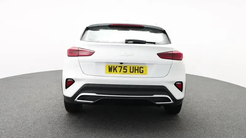 New Kia XCeed 2025 White SUV