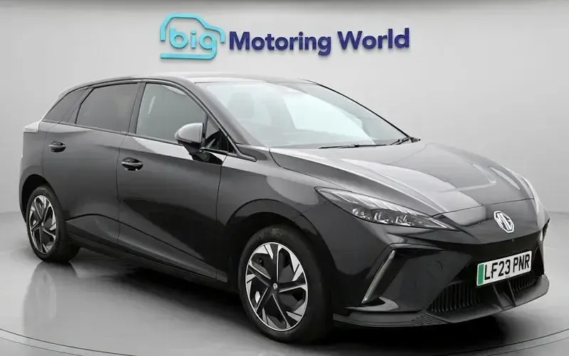 Begagnad MG MG4 EV Trophy 150 kW (204 HK) 2025 Halvkombi