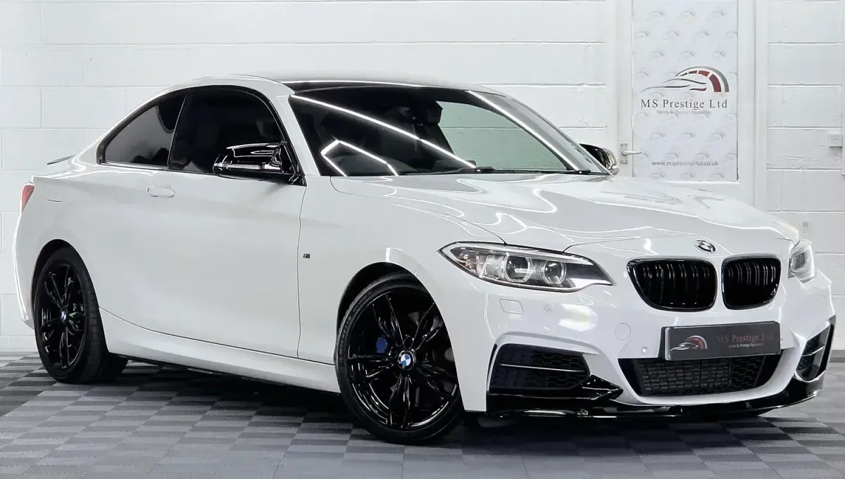 Used BMW M235 Comfort Edition 326 HP (239 kW) 2014 White Coupe
