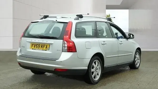 Usado Volvo V50 2010 Plateado Familiar