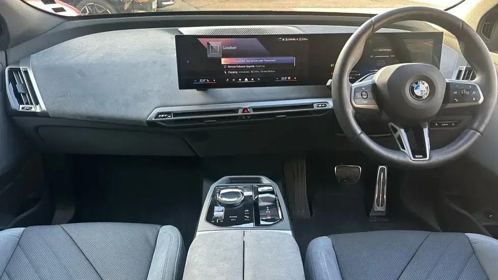 Usado BMW iX M Sport 295 kW (402 HP) 2025 Cinzento SUV
