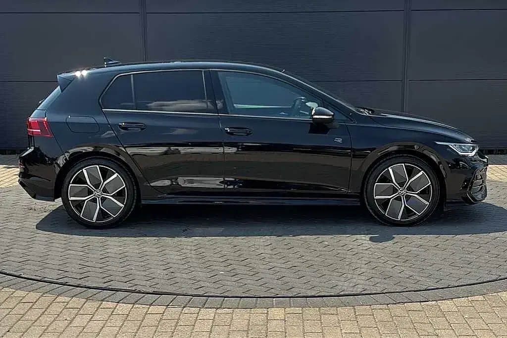 Used VW Golf VIII 150 HP (110 kW) 2025