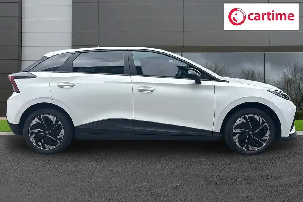 Used MG MG4 EV SE 50 kW (69 HP) 2023 White Hatchback