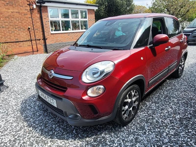 Used Fiat 500L Trekking 95 HP (69 kW) 2014 Red MPV