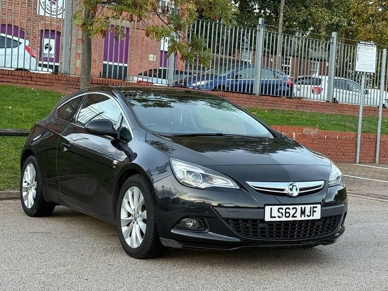 Black Used 2012 Vauxhall Astra GTC SRi Hatchback | £4,500 (Good price) - Image 1/4