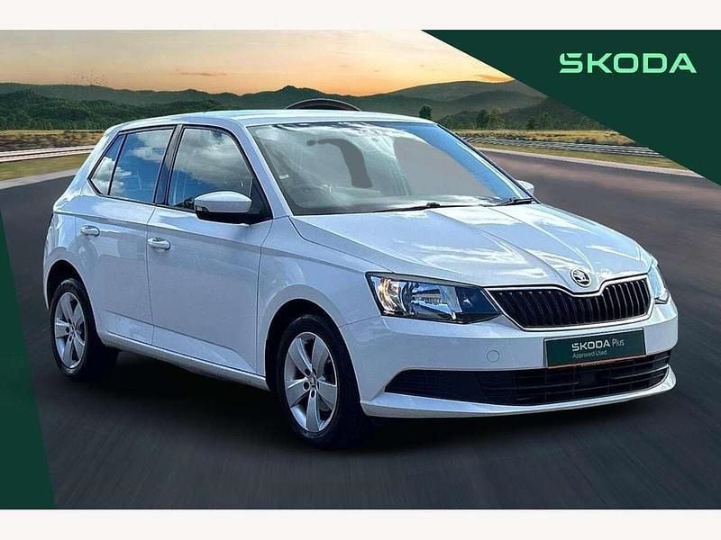 Candy white Used 2017 Skoda Fabia SE Hatchback | £7,470 (Good price) - Image 1/4
