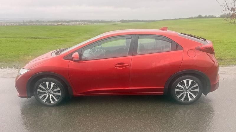 Used Honda Civic SE Plus 2014 Red Hatchback
