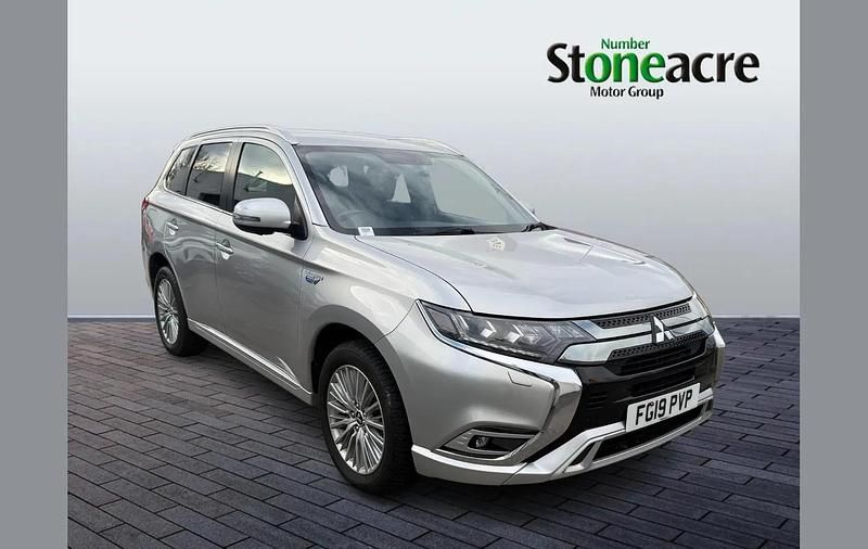 Silver Used 2019 Mitsubishi Outlander P-HEV SUV | £16,300 (Fair price) - Image 1/4