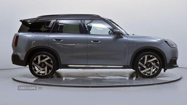Usado Mini Countryman Exclusive 300 HP (220 kW) 2024 Verde SUV