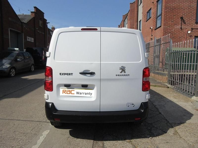 Used Peugeot Expert 120 HP (88 kW) 2021 White Van