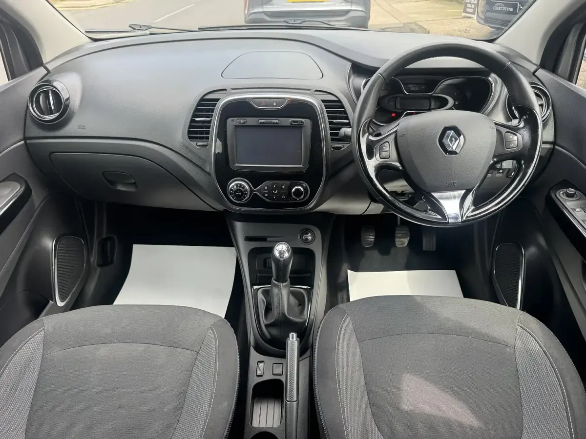 Used Renault Captur Dynamique 90 HP (66 kW) 2015 Grey SUV