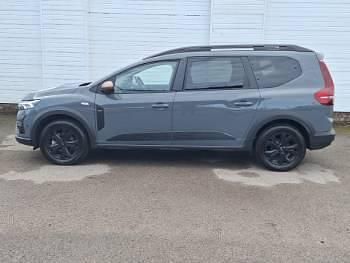 Used Dacia Jogger Extreme 140 HP (102 kW) 2025 Grey MPV