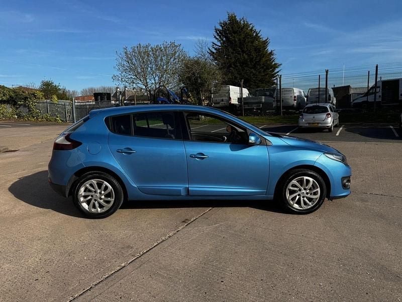Used Renault Mégane III Dynamique 110 HP (80 kW) 2014 Blue Hatchback