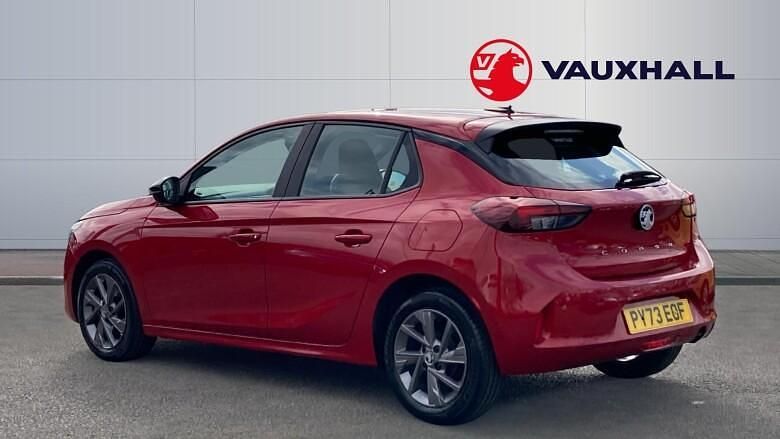 Używany Vauxhall Corsa Design Edition 100 KM (73 kW) 2023 Czerwony Hatchback