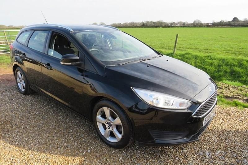 Used Ford Focus Style 120 HP (88 kW) 2016 Black Estate