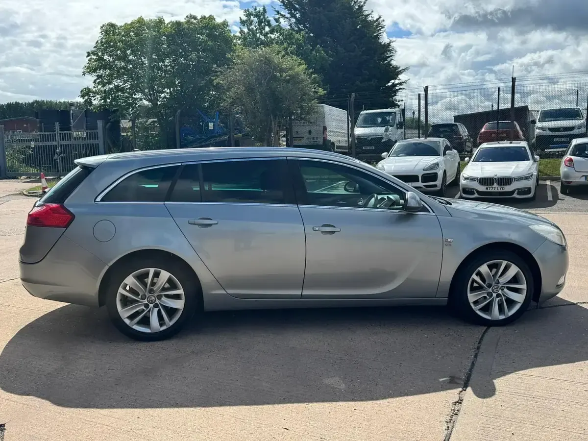 Used Vauxhall Insignia SRi 2012 Silver Estate