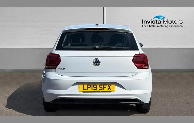 Used VW Polo SE 65 HP (47 kW) 2019 Silver Hatchback