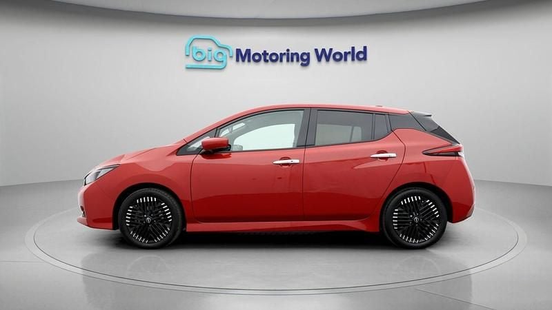 Used Nissan Leaf Tekna 110 kW (150 HP) 2022 Red Hatchback