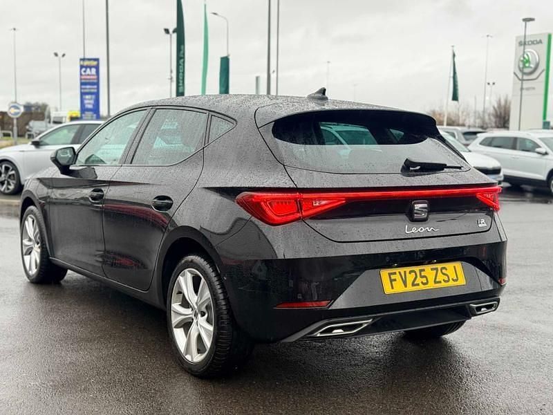 New Seat Leon FR 201 HP (147 kW) 2025 Black Hatchback