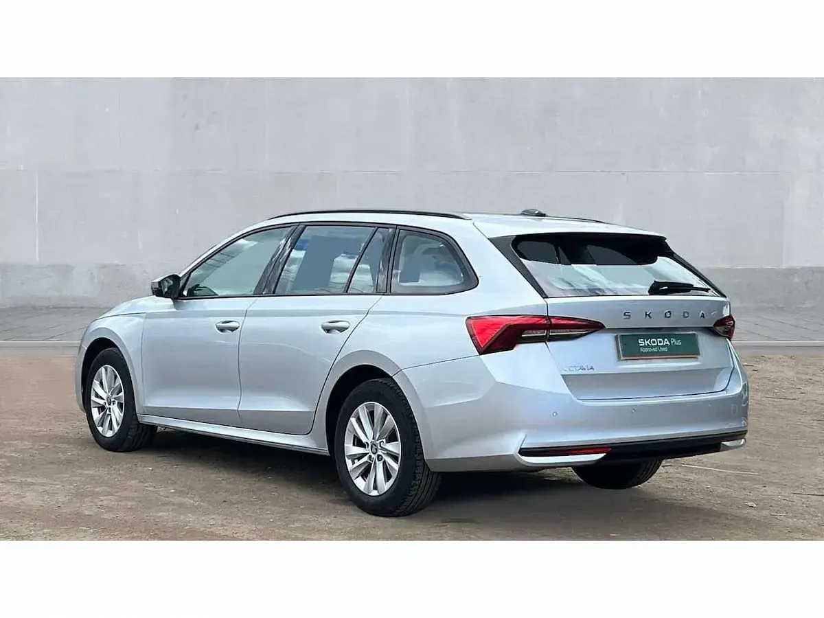 Gebraucht Skoda Octavia SE Technology 150 PS (110 kW) 2025 Silber Kombi