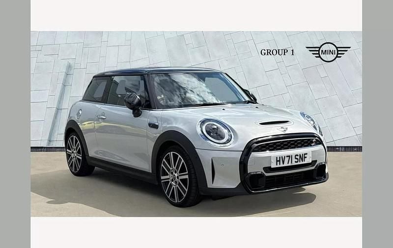Silver Used 2022 Mini Cooper S Exclusive Hatchback | £20,995 (Fair price) - Image 1/4