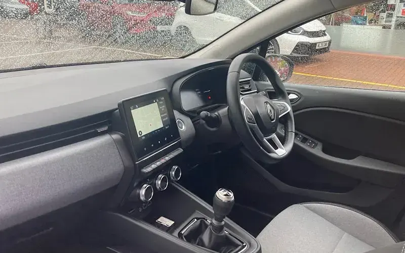 Used Renault Clio Evolution 90 HP (66 kW) 2025 Hatchback