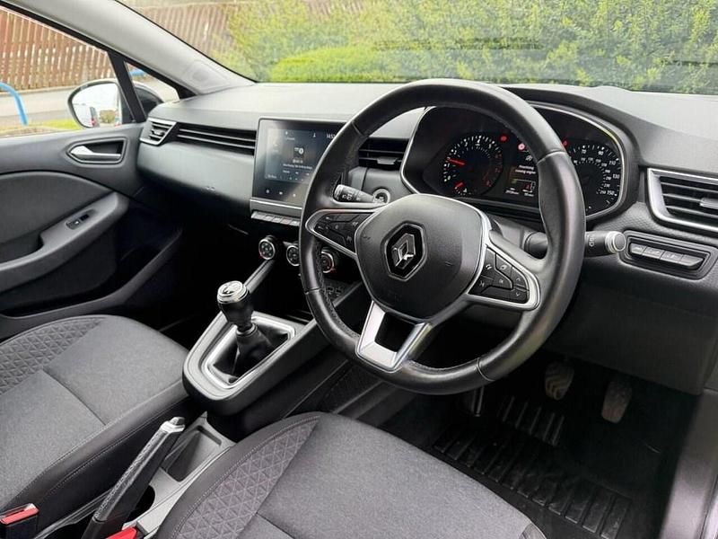 Used Renault Clio V Iconic 100 HP (73 kW) 2020 Black Hatchback