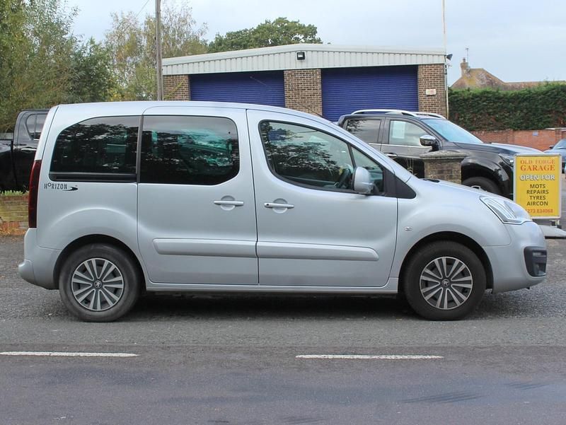 Used Peugeot TePee Active 100 HP (73 kW) 2017 Silver