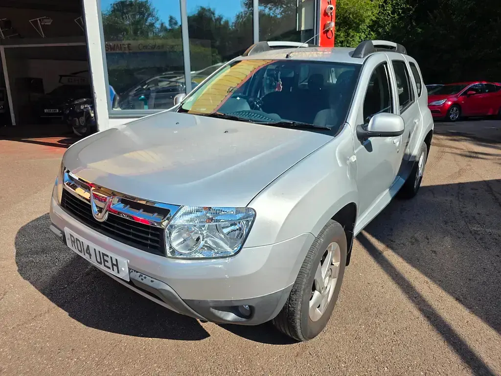Used Dacia Duster Lauréate 110 HP (80 kW) 2014 Silver SUV