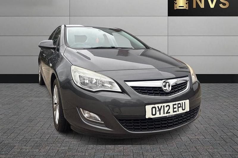 Used Vauxhall Astra Active 115 HP (84 kW) 2012 Grey Hatchback