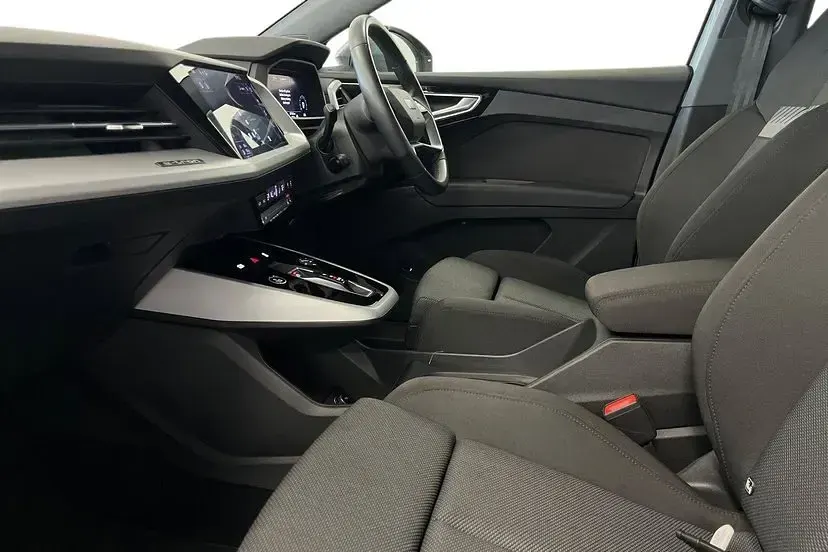 Used Audi Q4 e-tron Sport 125 kW (170 HP) 2023 Floret silver SUV