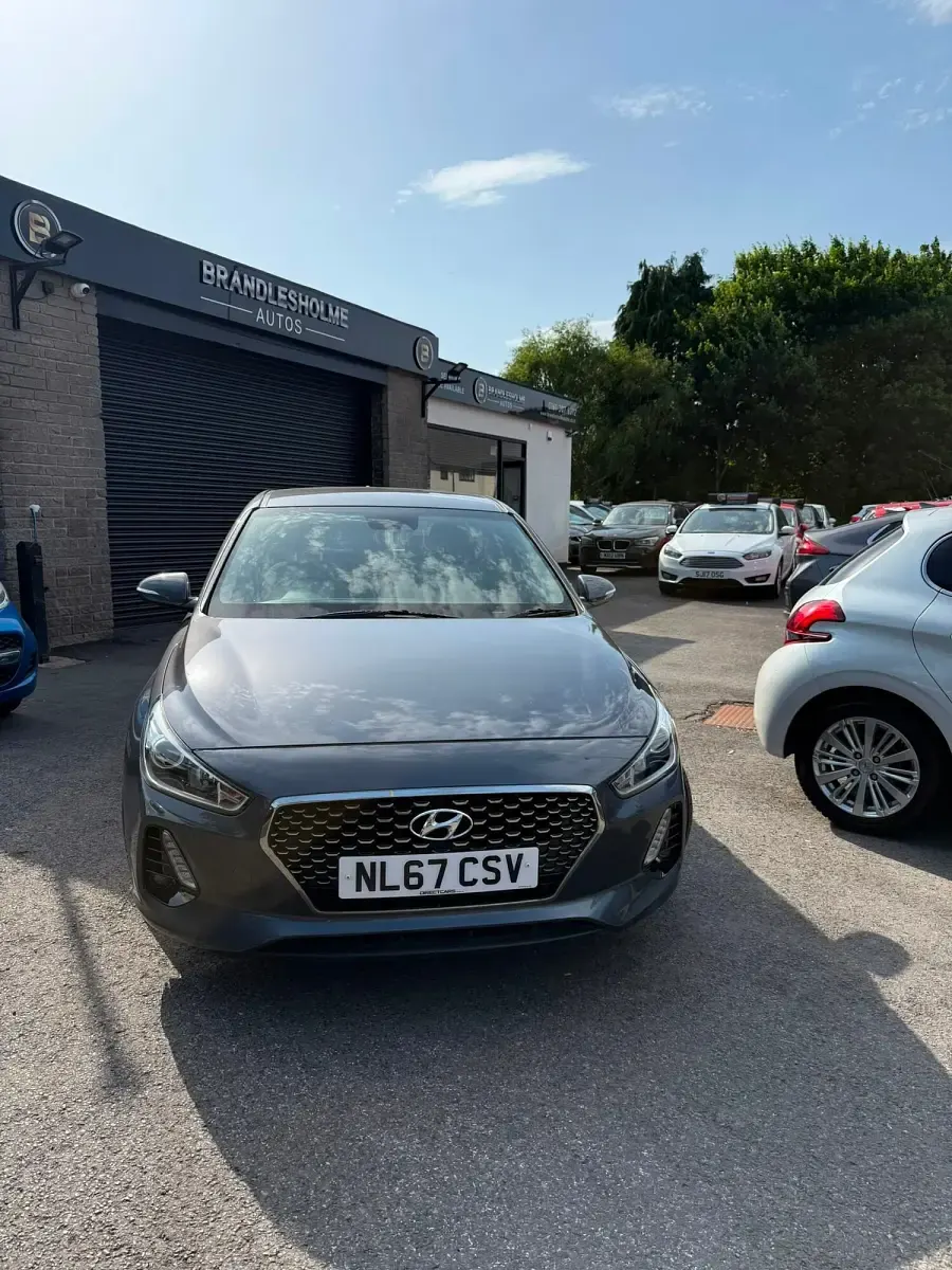 Used Hyundai i30 SE 120 HP (88 kW) 2017 Grey Hatchback