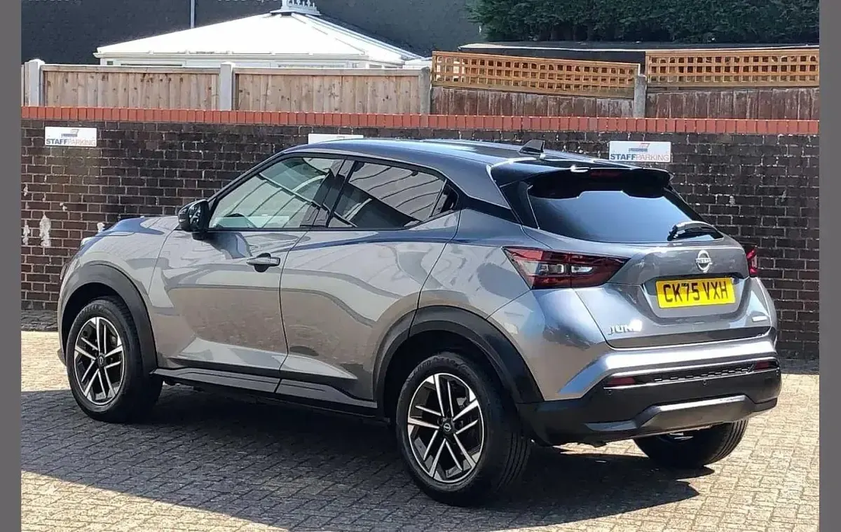 New Nissan Juke N-Connecta 143 HP (105 kW) 2025 Grey SUV