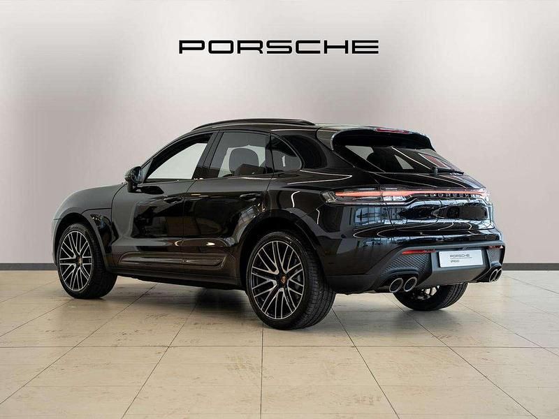 Used Porsche Macan 261 HP (191 kW) 2025 Black SUV