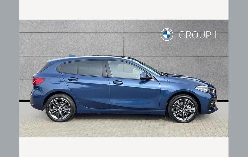 Used BMW 118 Sport Line 136 HP (100 kW) 2024 Blue Hatchback