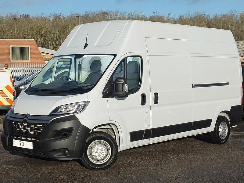 Usado Citroën Relay 140 HP (102 kW) 2023 Branco Van