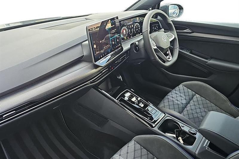 Ny VW Golf VIII Black Edition 150 HK (110 kW) 2026 Svart Halvkombi