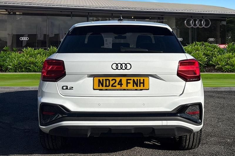 Used Audi Q2 Black Edition 150 HP (110 kW) 2024 White SUV