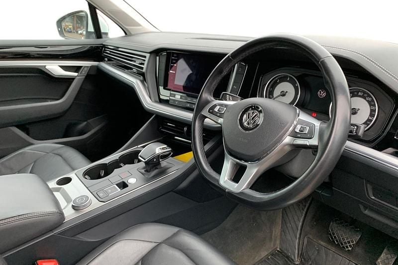 Used VW Touareg SEL 286 HP (210 kW) 2019 White SUV