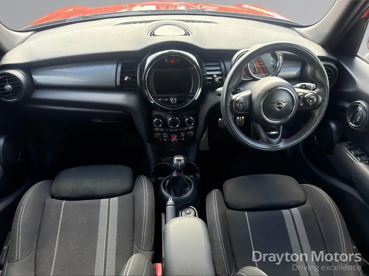 Used Mini Cooper Hatch 136 HP (100 kW) 2019 Orange Hatchback