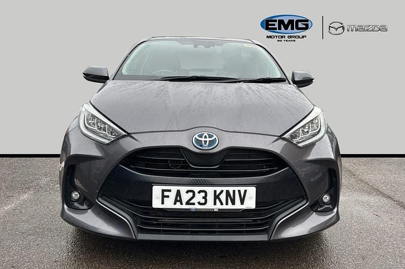 Used Toyota Yaris Design 116 HP (85 kW) 2023 Silver Hatchback