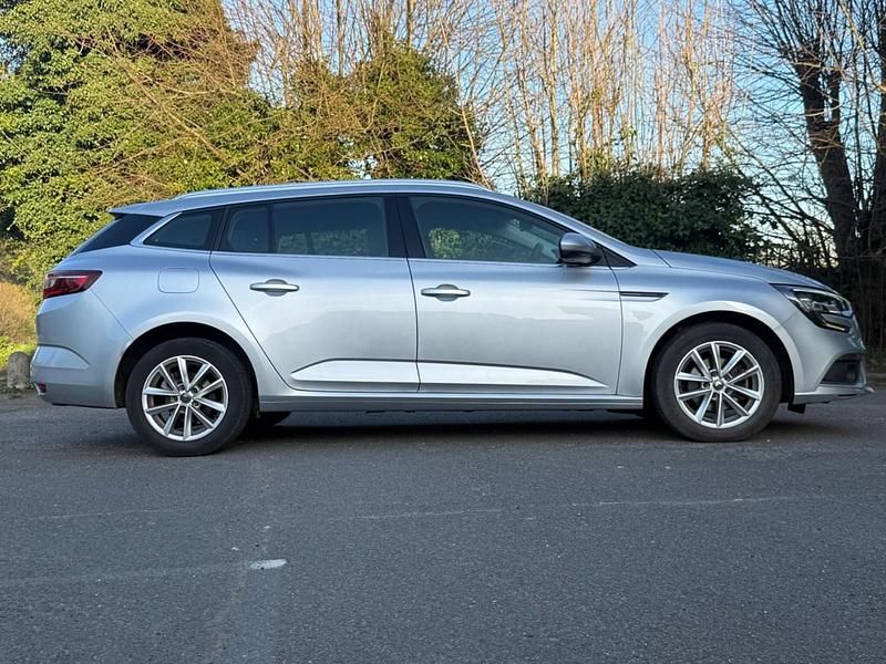 Used Renault Mégane GrandTour Play 2019 Silver Estate