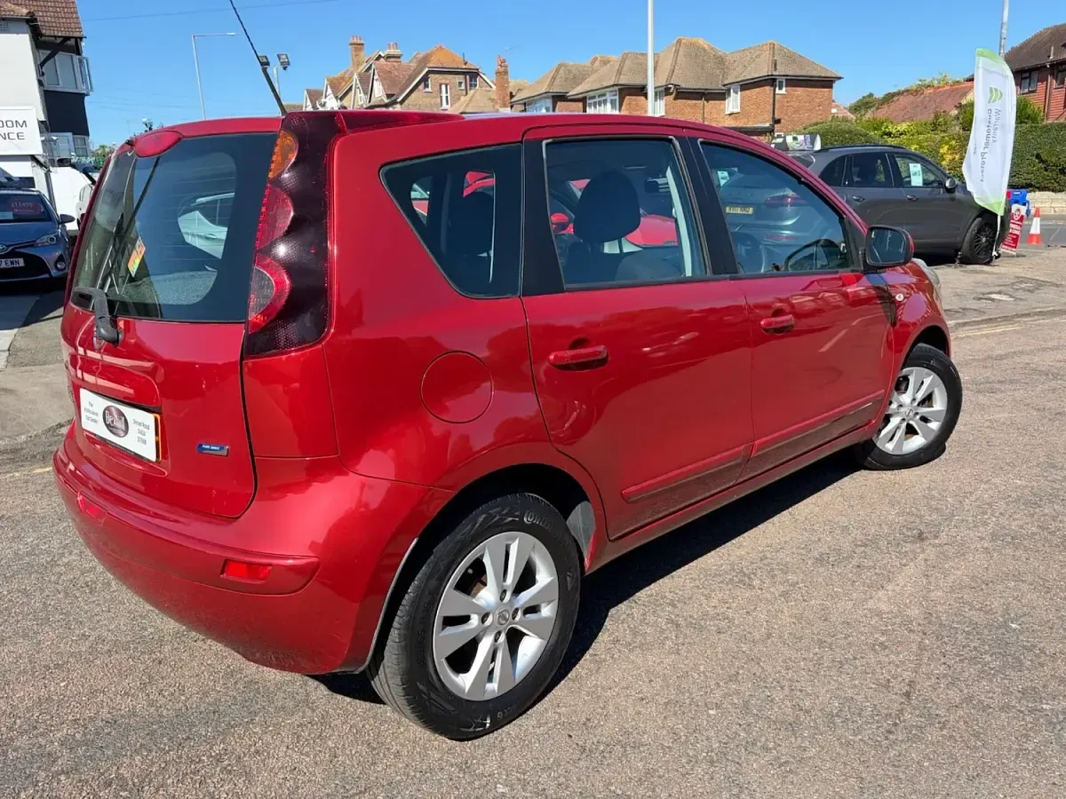 Used Nissan Note Acenta 88 HP (64 kW) 2010 Red Hatchback