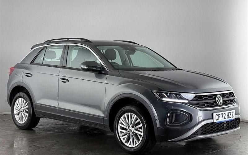 Used 2025 VW T-Roc Life SUV | £20,100 (Good price) - Image 1/3