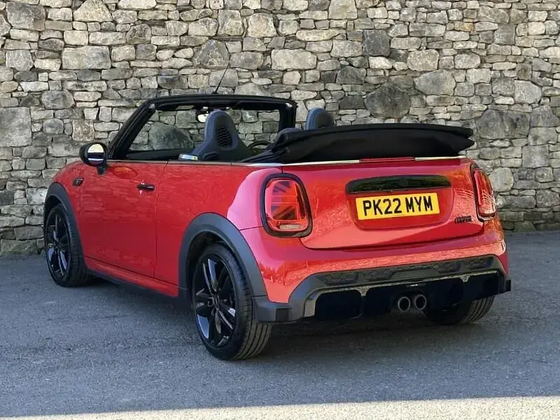 Begagnad Mini Cooper S Sport 176 HK (129 kW) 2022 Röd Halvkombi
