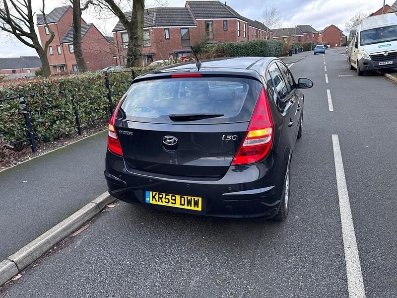 Used Hyundai i30 Comfort 108 HP (79 kW) 2009 Black Hatchback